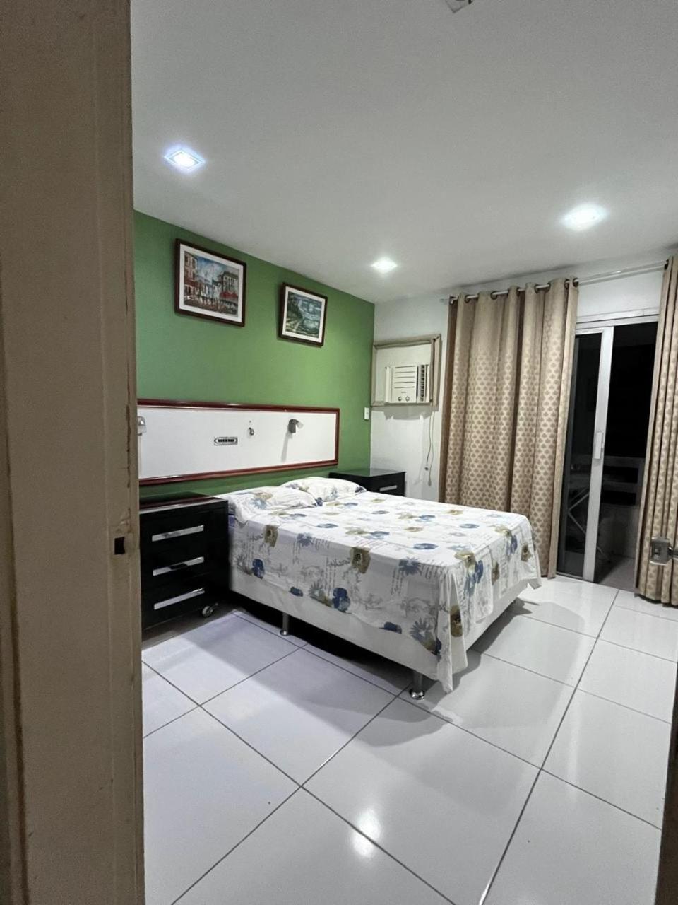 In Copacabana Apartment *